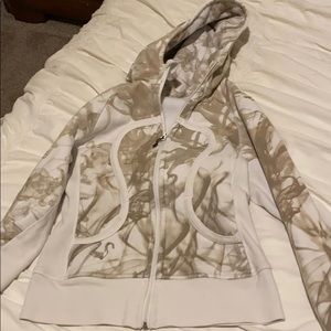 Lululemon scuba hoodie size 6
